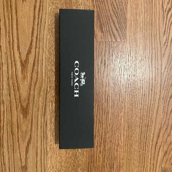 COPY - iWatch black leather watch band - Picture 1 of 4